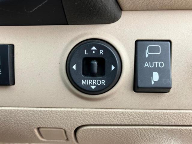 クラウン ロイヤルサルーンプレミアムエディション 保証書/ヘッドランプ HID/ETC/EBD付ABS/横滑り防止装置/クルーズコントロール/バックモニター/フルセグTV/DVD/エアバッグ 運転席/エアバッグ 助手席/エアバッグ サイド 電動シート(15枚目)