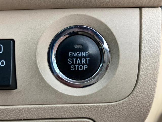 クラウン ロイヤルサルーンプレミアムエディション 保証書/ヘッドランプ HID/ETC/EBD付ABS/横滑り防止装置/クルーズコントロール/バックモニター/フルセグTV/DVD/エアバッグ 運転席/エアバッグ 助手席/エアバッグ サイド 電動シート(16枚目)