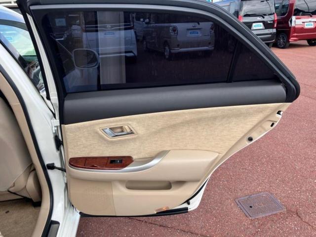 クラウン ロイヤルサルーンプレミアムエディション 保証書/ヘッドランプ HID/ETC/EBD付ABS/横滑り防止装置/クルーズコントロール/バックモニター/フルセグTV/DVD/エアバッグ 運転席/エアバッグ 助手席/エアバッグ サイド 電動シート(19枚目)