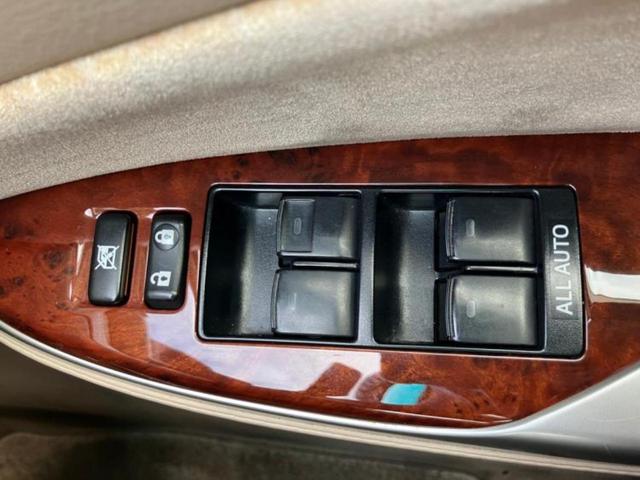 クラウン ロイヤルサルーンプレミアムエディション 保証書/ヘッドランプ HID/ETC/EBD付ABS/横滑り防止装置/クルーズコントロール/バックモニター/フルセグTV/DVD/エアバッグ 運転席/エアバッグ 助手席/エアバッグ サイド 電動シート(30枚目)