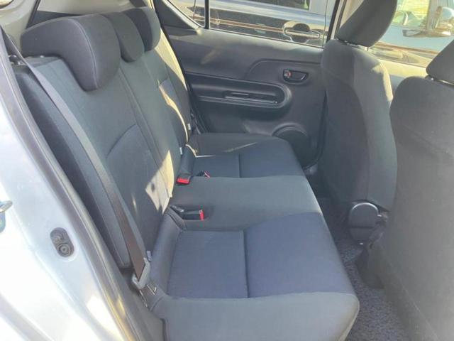 アクア S 新品タイヤ/純正 SDナビ/Bluetooth接続/ETC/EBD付ABS/横滑り防止装置/バックモニター/ワンセグTV/エアバッグ 運転席/エアバッグ 助手席/衝突安全ボディ/パワーウインドウ(6枚目)