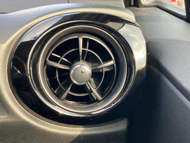 アクア S 新品タイヤ/純正 SDナビ/Bluetooth接続/ETC/EBD付ABS/横滑り防止装置/バックモニター/ワンセグTV/エアバッグ 運転席/エアバッグ 助手席/衝突安全ボディ/パワーウインドウ(28枚目)