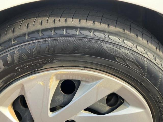 アクア S 新品タイヤ/純正 SDナビ/Bluetooth接続/ETC/EBD付ABS/横滑り防止装置/バックモニター/ワンセグTV/エアバッグ 運転席/エアバッグ 助手席/衝突安全ボディ/パワーウインドウ(42枚目)