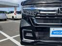 WECARSの展示場では実際に見て、触ってお車をお選びいただけます!知識の豊富な営業スタッフが様々なカーライフをご提案いたします!