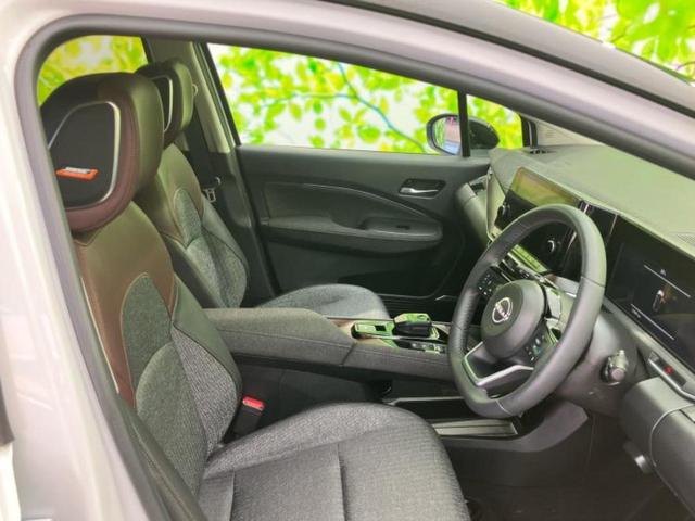 オーラ Ｇ　ＢＯＳＥ／保証書／ディスプレイオーディオ＋ナビ９インチ／インテリジェントルームミラー／エマージェンシーブレーキ／アラウンドビューモニター／車線逸脱防止支援システム／シート　ハーフレザー　全周囲カメラ（4枚目）