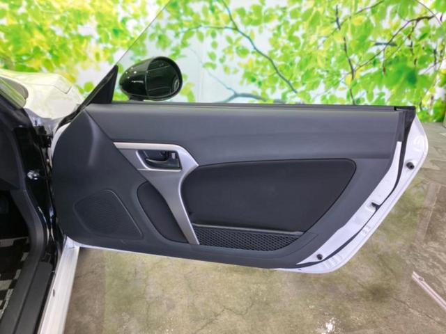 コペン ローブ 新品タイヤ/保証書/純正 SDナビ/シートヒーター/ヘッドランプ LED/ETC/EBD付ABS/横滑り防止装置/フルセグTV/エアバッグ 運転席/エアバッグ 助手席 LEDヘッドランプ ワンオーナー(7枚目)