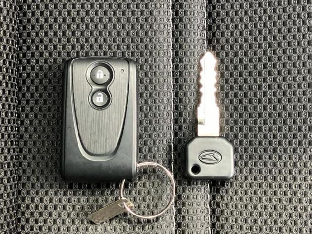 コペン ローブ 新品タイヤ/保証書/純正 SDナビ/シートヒーター/ヘッドランプ LED/ETC/EBD付ABS/横滑り防止装置/フルセグTV/エアバッグ 運転席/エアバッグ 助手席 LEDヘッドランプ ワンオーナー(30枚目)