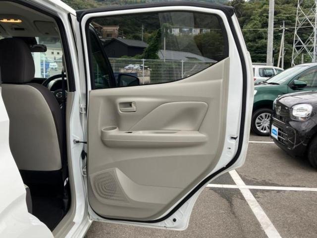 デイズ S 新品タイヤ/保証書/エマージェンシーブレーキ/EBD付ABS/禁煙車/エアバッグ 運転席/エアバッグ 助手席/衝突安全ボディ/パワーウインドウ/キーレスエントリー/オートライト/盗難防止システム(22枚目)