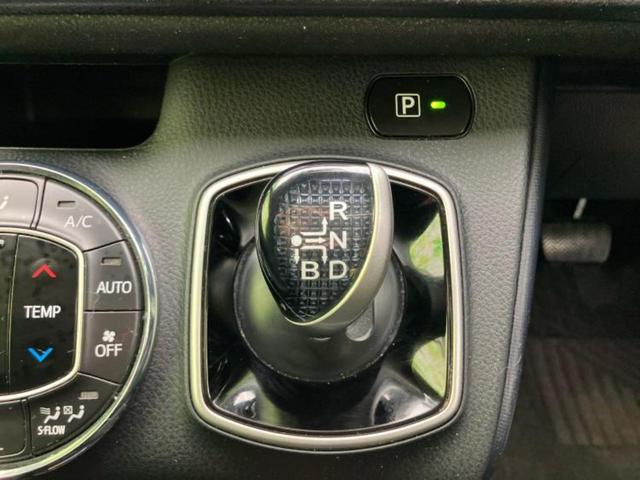 ノア ハイブリッドG 新品タイヤ/純正 SDナビ/両側電動スライドドア/シートヒーター/ドライブレコーダー 社外/ヘッドランプ LED/Bluetooth接続/ETC/EBD付ABS/横滑り防止装置 バックカメラ ドラレコ(18枚目)