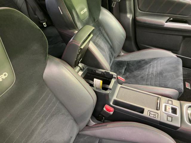 「この車の写真をもっと見たい」「状態が気になる」「この装備はついている？」どんな小さな疑問でもお気軽にお問い合わせください！