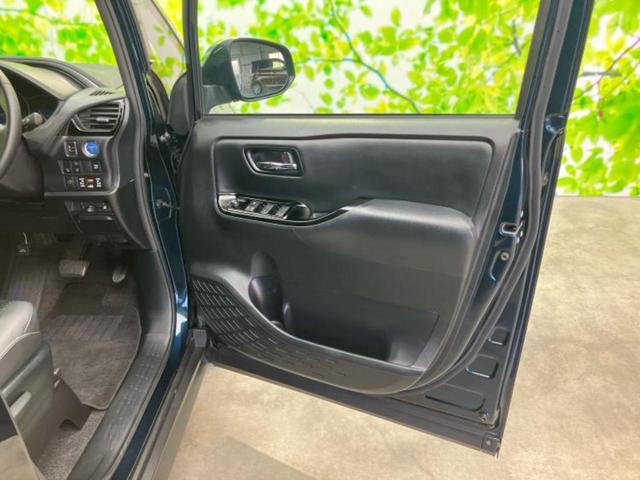 ヴォクシー ハイブリッドＺＳキラメキ３　新品タイヤ／保証書／純正　１０インチ　ナビ／トヨタセーフティセンス／両側電動スライドドア／シートヒーター　前席／車線逸脱防止支援システム／シート　ハーフレザー／ドライブレコーダー　前後　バックカメラ（22枚目）