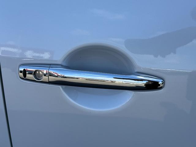 デリカＤ：５ Ｐ　４ＷＤ　ドライブレコーダー　ＥＴＣ　全周囲カメラ　ナビ　ＴＶ　オートクルーズコントロール　レーンアシスト　衝突被害軽減システム　両側電動スライドドア　オートライト　ＬＥＤヘッドランプ　電動リアゲート（32枚目）