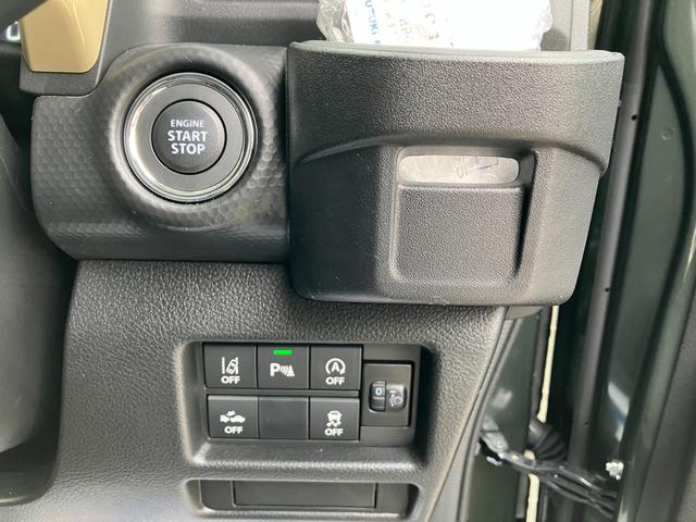 エンジンはプッシュスタートなのでキーを取り出す手間は有りません。