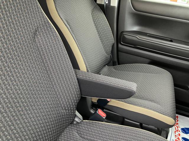 アームレストも標準装備です