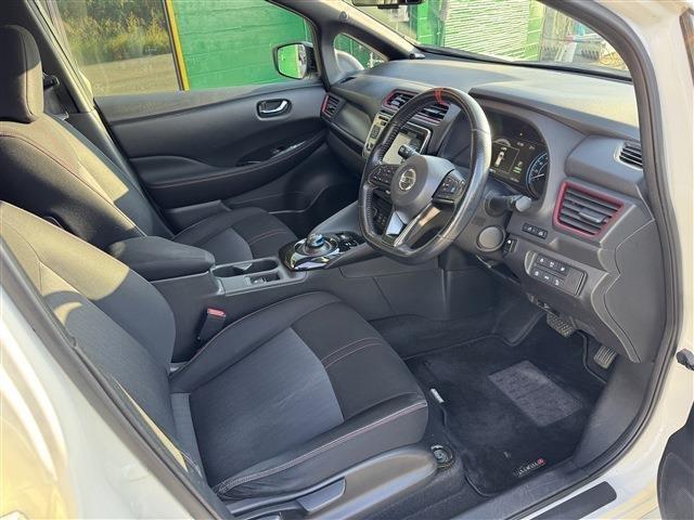 リーフ ニスモ NISMO・セグ欠無・充電ケーブル有・プロパイロット・Bluetooth接続・ETC・禁煙車・シートヒーター・ハンドルヒーター・デジタルインナーミラー・ナビ・スマートキー・プッシュスタート(11枚目)