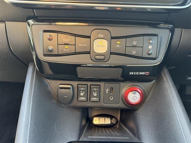 リーフ ニスモ NISMO・セグ欠無・充電ケーブル有・プロパイロット・Bluetooth接続・ETC・禁煙車・シートヒーター・ハンドルヒーター・デジタルインナーミラー・ナビ・スマートキー・プッシュスタート(19枚目)