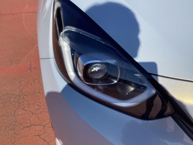 フィット ホーム　オートマチックハイビーム　衝突軽減ブレーキ　レーンキープアシスト　ＬＥＤライト　クリアランスソナー　エアバッグ　ｉストップ　スマ－トキ－　盗難防止装置　Ｗエアバック　フルオートエアコン　パワステ（35枚目）