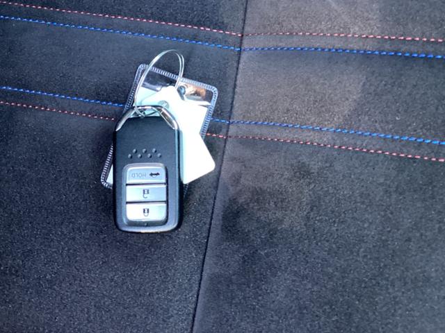 インサイト EX・ブラックスタイル AAC キーレス LEDライト Pセンサー サイドエアバッグ オートマチックハイビーム レーンキープ VSA シートヒータ エアバッグ スマートキー ABS オートライト ナビ アイドリングストップ(39枚目)