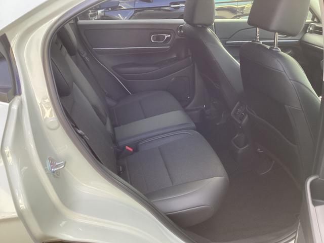 ヴェゼル e:HEV Z LDA 衝突回避支援ブレーキ機能 スマキ Pトランク フルオートエアコン オートLED エアバッグ 両席エアバック パワーウィンドウ LEDランプ ソナー クルーズC キーレスエントリー シートヒータ(18枚目)