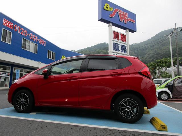 13G・Lパッケージ 1年保証 走行36785Km 純正ナビ フルセグTV DVD再生 ブルートゥース接続 バックカメラ LEDヘッドライト オートライト ターンランプ付電動格納ドアミラー フロアマット プッシュスタート(3枚目)