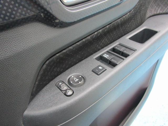 G・Aパッケージ 1年保証 走行16481Km ナビ バックカメラ Bluetooth接続 フルセグTV DVD再生 クルーズコントロール HIDヘッドライト オートライト 革巻きステアリング 電動格納ドアミラー(19枚目)