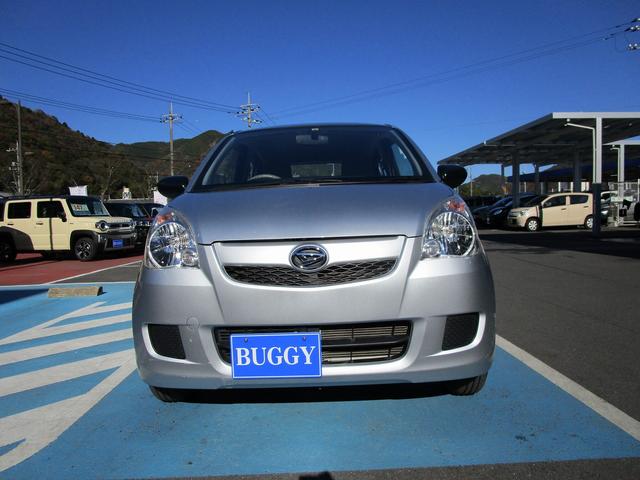 Xスペシャル 1年保証 走行25227Km 5速ミッション CDチューナー キーレスキー 純正フロアマット 純正ドアバイザー ABS パワーウィンドウ マニュアルエアコン 盗難防止システム 衝突安全ボディ(2枚目)