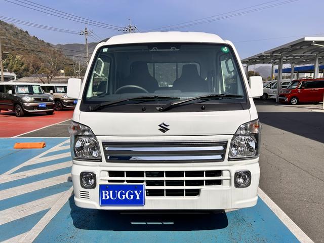 スーパーキャリイ Ｘ　新車保証　走行５７３３Ｋｍ　衝突回避支援システム　ハイビームアシスト　オーバーヘッドシェルフ　キーレスエントリー　電動格納式ドアミラー　リヤゲートチェーン　純正フロアマット　荷台マット（2枚目）