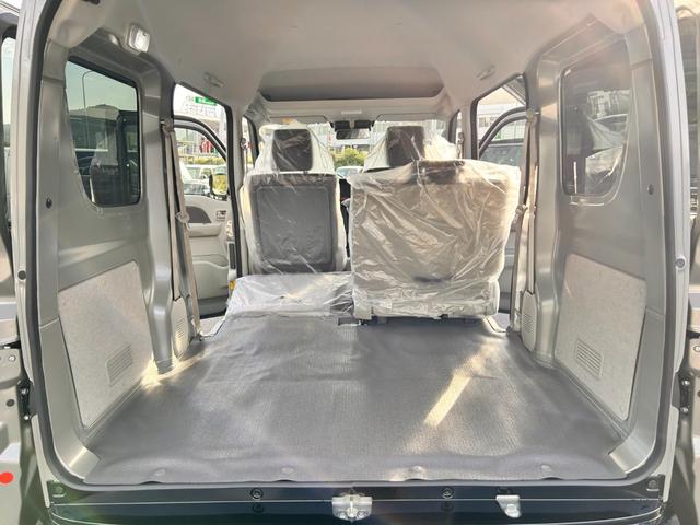 エブリイ Jリミテッド 新車保証 走行5Km 衝突回避支援システム ハイビームアシスト ぬかるみ脱出アシスト ブラック塗装専用LEDヘッドライト 専用デカール ガンメタ塗装フルホイールキャップ USB電源ソケット(17枚目)