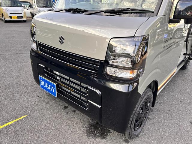 エブリイ Jリミテッド 新車保証 走行5Km 衝突回避支援システム ハイビームアシスト ぬかるみ脱出アシスト ブラック塗装専用LEDヘッドライト 専用デカール ガンメタ塗装フルホイールキャップ USB電源ソケット(22枚目)