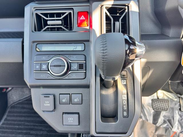 タフト G ダーククロムベンチャー 新車保証 シェード付サンルーフ ワイヤレス充電器 LEDルームランプ 衝突回避支援システム 電動パーキングブレーキ アダプティブクルーズコントロール 純正フロアマット 純正ドアバイザー(14枚目)