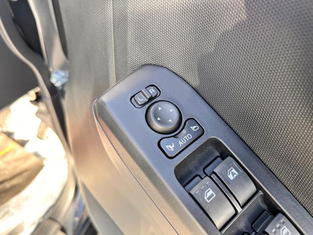 タフト G ダーククロムベンチャー 新車保証 シェード付サンルーフ ワイヤレス充電器 LEDルームランプ 衝突回避支援システム 電動パーキングブレーキ アダプティブクルーズコントロール 純正フロアマット 純正ドアバイザー(31枚目)