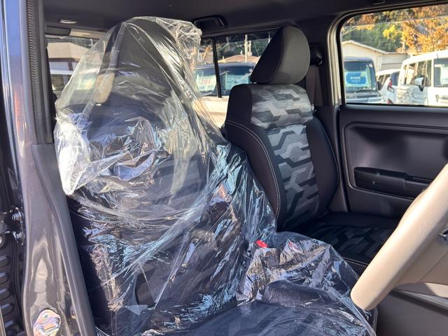 タフト G ダーククロムベンチャー 新車保証 シェード付サンルーフ ワイヤレス充電器 LEDルームランプ 衝突回避支援システム 電動パーキングブレーキ アダプティブクルーズコントロール 純正フロアマット 純正ドアバイザー(36枚目)