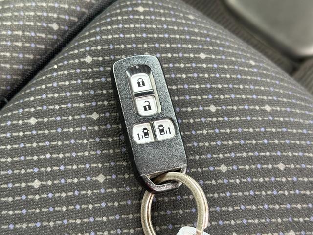 N-BOX G SSパッケージ 当社1年保証 純正ナビ バックカメラ Bluetooth スマートキー 純正フロアマット ETC 両側電動スライドドアドア ステアリングスイッチ 電動格納ドアミラー ABS ワンセグTV(12枚目)