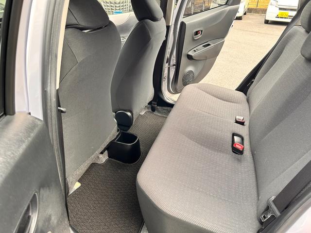 ヴィッツ F スマイルエディション 6か月保証 走行35232Km 純正ナビ ミュージックサーバ バックカメラ プッシュ式スタート 純正フロアマット 純正ドアバイザー 荷物落下防止ガード コーナーポール ABS 点検記録簿(18枚目)