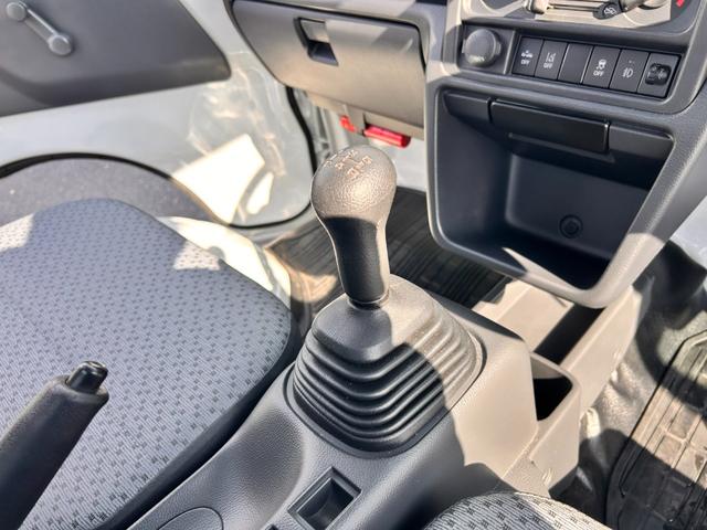 キャリイトラック KCエアコン・パワステ 1年保証 ワンオーナー 禁煙車 走行15684Km 5速ミッション ドライブレコーダー フロントフォグランプ アッパーメンバーガード エアバッグ(11枚目)