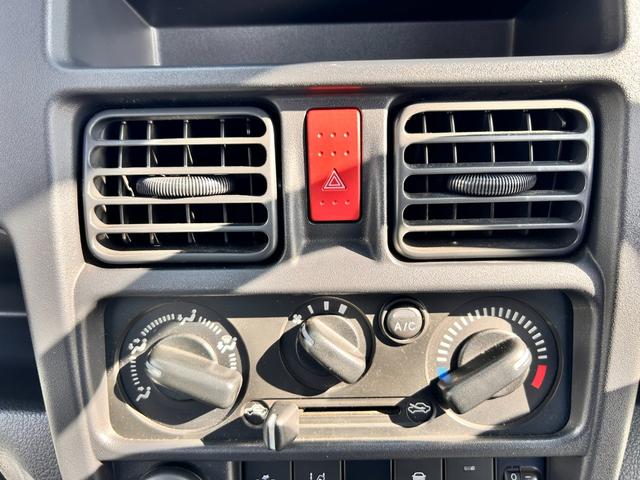 キャリイトラック KCエアコン・パワステ 1年保証 ワンオーナー 禁煙車 走行15684Km 5速ミッション ドライブレコーダー フロントフォグランプ アッパーメンバーガード エアバッグ(13枚目)