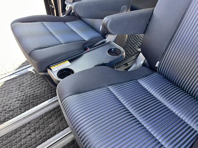 ヴォクシー ＺＳ　６か月保証　７人乗り　純正ナビ　バックカメラ　左側電動スライドドア　ＥＴＣ　アイドリングストップ　電動格納式ドアミラー　Ｂｌｕｅｔｏｏｔｈ接続　オートライト　プッシュ式スタート　純正アルミホイール（23枚目）