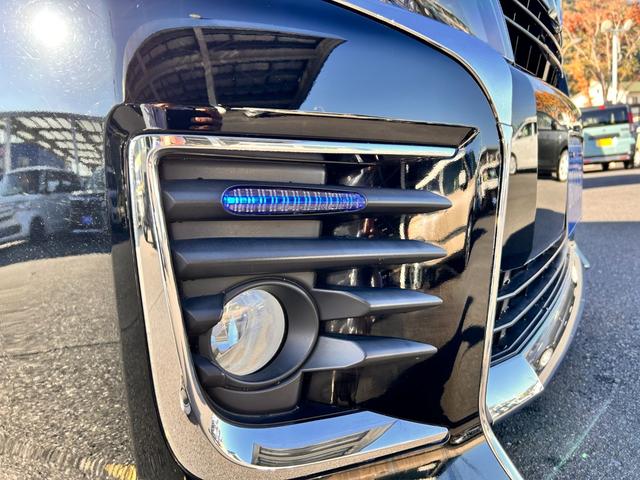 ヴォクシー ＺＳ　６か月保証　７人乗り　純正ナビ　バックカメラ　左側電動スライドドア　ＥＴＣ　アイドリングストップ　電動格納式ドアミラー　Ｂｌｕｅｔｏｏｔｈ接続　オートライト　プッシュ式スタート　純正アルミホイール（29枚目）