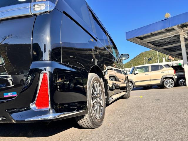 ヴォクシー ＺＳ　６か月保証　７人乗り　純正ナビ　バックカメラ　左側電動スライドドア　ＥＴＣ　アイドリングストップ　電動格納式ドアミラー　Ｂｌｕｅｔｏｏｔｈ接続　オートライト　プッシュ式スタート　純正アルミホイール（31枚目）