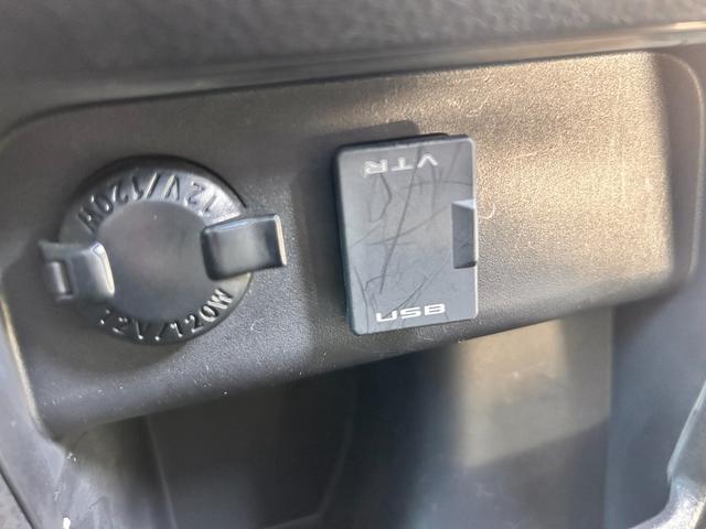 ヴォクシー ＺＳ　６か月保証　７人乗り　純正ナビ　バックカメラ　左側電動スライドドア　ＥＴＣ　アイドリングストップ　電動格納式ドアミラー　Ｂｌｕｅｔｏｏｔｈ接続　オートライト　プッシュ式スタート　純正アルミホイール（37枚目）