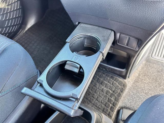 ヴォクシー ＺＳ　６か月保証　７人乗り　純正ナビ　バックカメラ　左側電動スライドドア　ＥＴＣ　アイドリングストップ　電動格納式ドアミラー　Ｂｌｕｅｔｏｏｔｈ接続　オートライト　プッシュ式スタート　純正アルミホイール（38枚目）