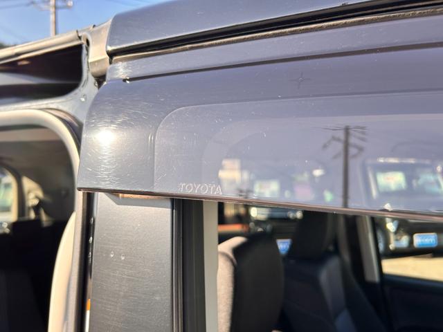 ヴォクシー ＺＳ　６か月保証　７人乗り　純正ナビ　バックカメラ　左側電動スライドドア　ＥＴＣ　アイドリングストップ　電動格納式ドアミラー　Ｂｌｕｅｔｏｏｔｈ接続　オートライト　プッシュ式スタート　純正アルミホイール（42枚目）