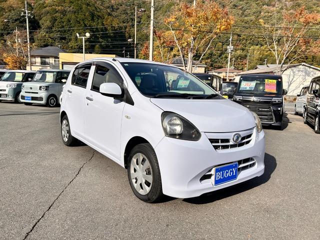 ミライース Ｘ　３か月保証　走行６３７３８Ｋｍ　ＥＴＣ　ＣＤチューナー　デュアルエアバッグ　ＡＢＳ　取扱説明書　点検記録簿　ＣＶＴ　キーレスエントリー　アイドリングストップ　盗難防止システム　純正フロアマット（3枚目）