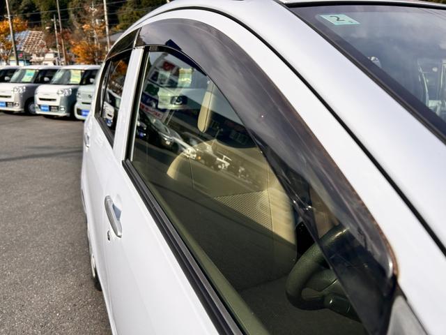ミライース Ｘ　３か月保証　走行６３７３８Ｋｍ　ＥＴＣ　ＣＤチューナー　デュアルエアバッグ　ＡＢＳ　取扱説明書　点検記録簿　ＣＶＴ　キーレスエントリー　アイドリングストップ　盗難防止システム　純正フロアマット（28枚目）