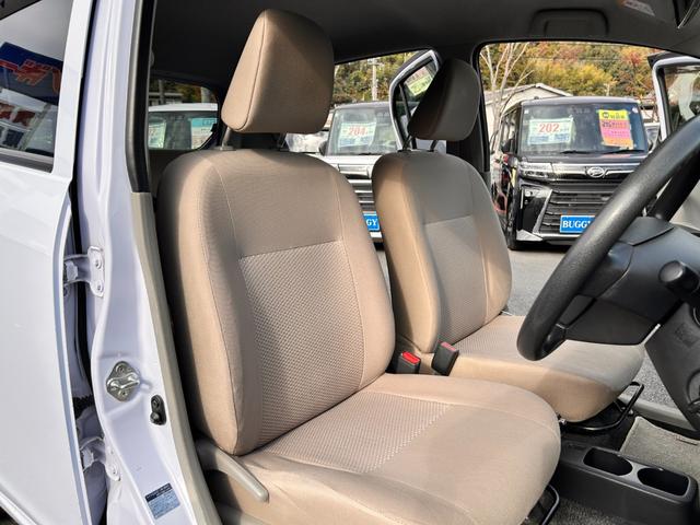 ミライース Ｘ　３か月保証　走行６３７３８Ｋｍ　ＥＴＣ　ＣＤチューナー　デュアルエアバッグ　ＡＢＳ　取扱説明書　点検記録簿　ＣＶＴ　キーレスエントリー　アイドリングストップ　盗難防止システム　純正フロアマット（37枚目）