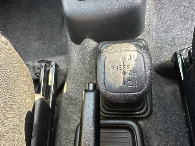 キックス ＲＸ　３か月保証　４ＷＤ　ターボ　純正アルミホイール　キーレスエントリー　ＥＴＣ　電動格納式ドアミラー　盗難防止システム　衝突安全ボディ　ＡＢＳ（10枚目）