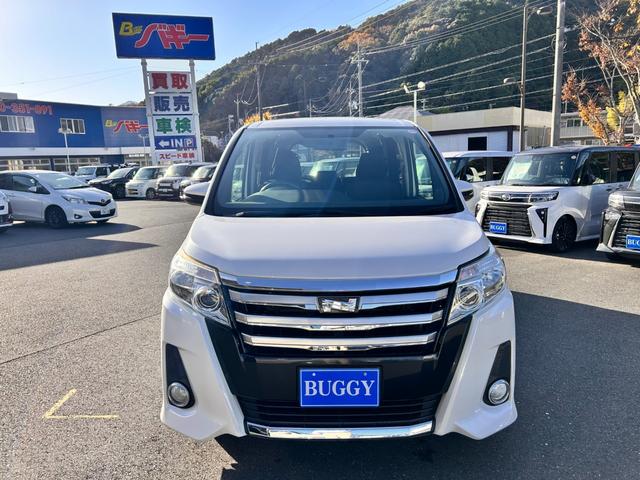 ノア Si 6か月保証 ワンオーナー 8人乗り ナビ バックカメラ ETC 16インチ純正アルミホイール 左側電動スライドドア オートライト 電動格納式ドアミラー プッシュ式スタート アイドリングストップ(2枚目)