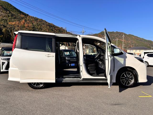 ノア Si 6か月保証 ワンオーナー 8人乗り ナビ バックカメラ ETC 16インチ純正アルミホイール 左側電動スライドドア オートライト 電動格納式ドアミラー プッシュ式スタート アイドリングストップ(8枚目)