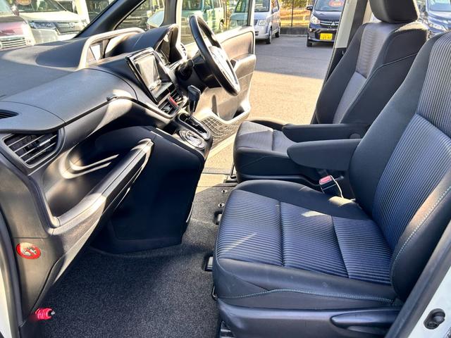 ノア Si 6か月保証 ワンオーナー 8人乗り ナビ バックカメラ ETC 16インチ純正アルミホイール 左側電動スライドドア オートライト 電動格納式ドアミラー プッシュ式スタート アイドリングストップ(18枚目)