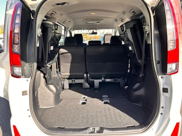 ノア Si 6か月保証 ワンオーナー 8人乗り ナビ バックカメラ ETC 16インチ純正アルミホイール 左側電動スライドドア オートライト 電動格納式ドアミラー プッシュ式スタート アイドリングストップ(22枚目)